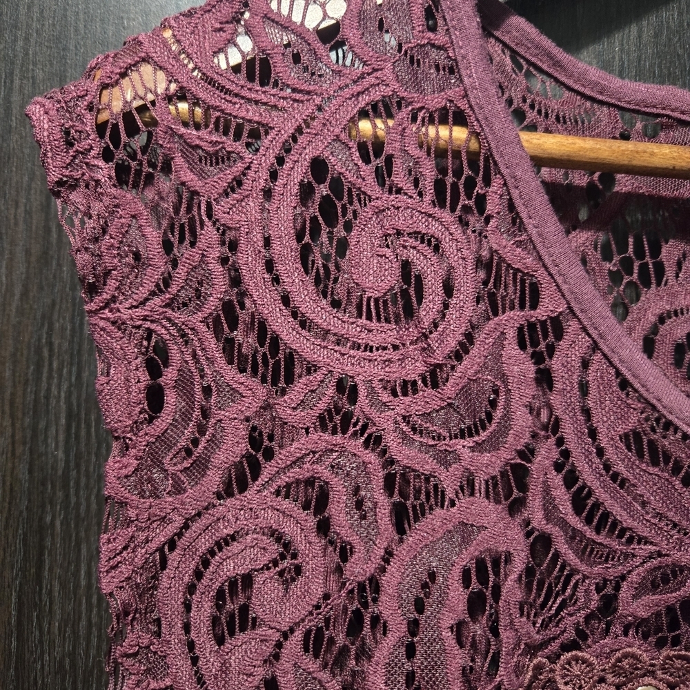 Maurices Lace Accent Blouse - Burgundy Plum Floral Casual Office Size Small - Picture 5 of 8